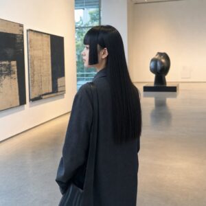 W17女生公主切長髮 日常場景 03 美術館背側