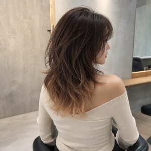 W12女生 Shag 中長髮 染髮變化 13 蜂蜜米棕髮尾